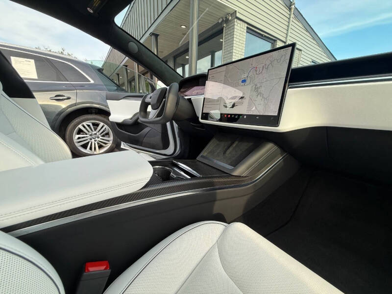 2022 Tesla Model S Plaid