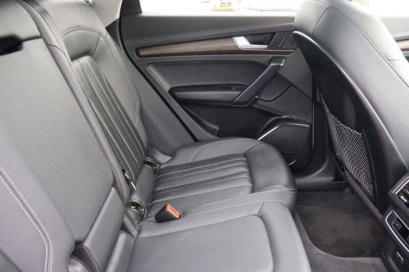 2023 Audi Q5 quattro Premium 40 TFSI