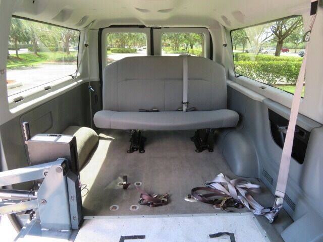 2013 Ford E-Series E-150 XLT