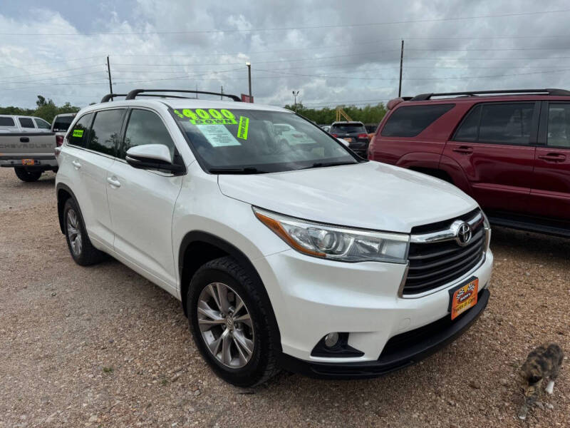 2015 Toyota Highlander for sale at DION'S TRUCKS & CARS LLC in Alvin TX