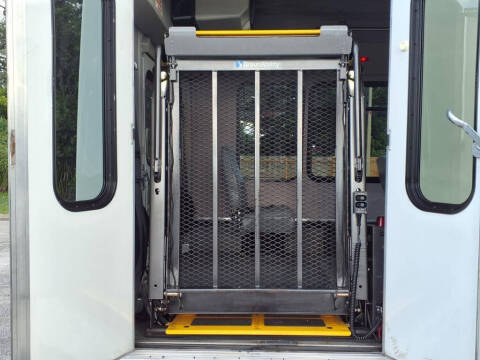 2021 Ford E-Series E-450 SD