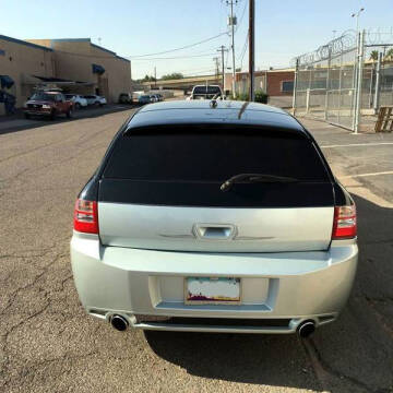 2005 Dodge Magnum SE