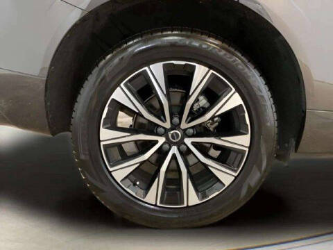 2025 Volvo XC60 B5 Core Dark Theme