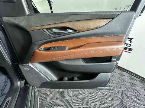 2017 Cadillac Escalade Luxury