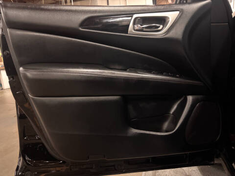 2020 Nissan Pathfinder S