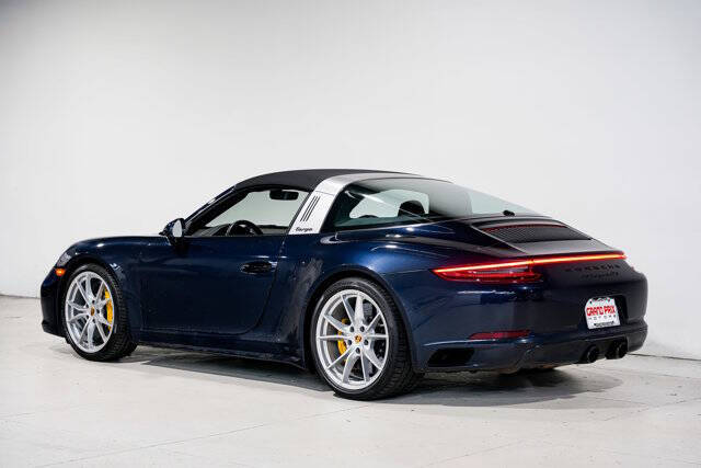 2019 Porsche 911 Targa 4 GTS