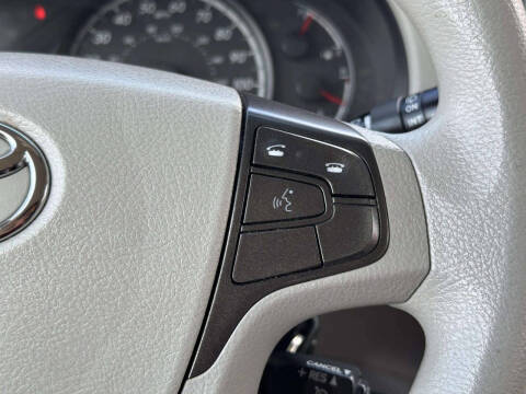 2013 Toyota Sienna LE Mobility 7-Passenger