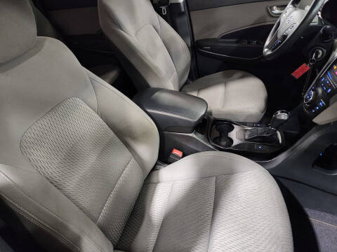 2016 Hyundai Santa Fe SE