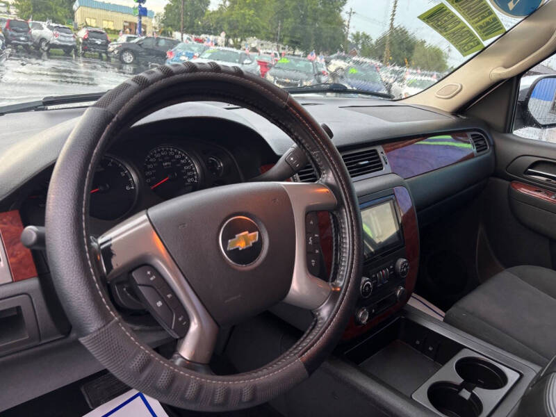 2011 Chevrolet Avalanche LS