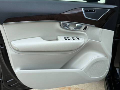2019 Volvo XC90 T5 Momentum