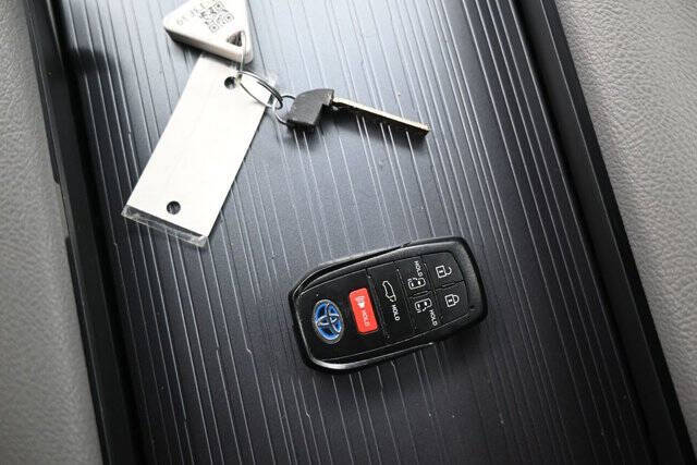 2025 Toyota Sienna XLE 7-Passenger