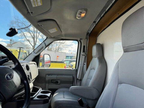 2014 Ford E-Series E-450 SD