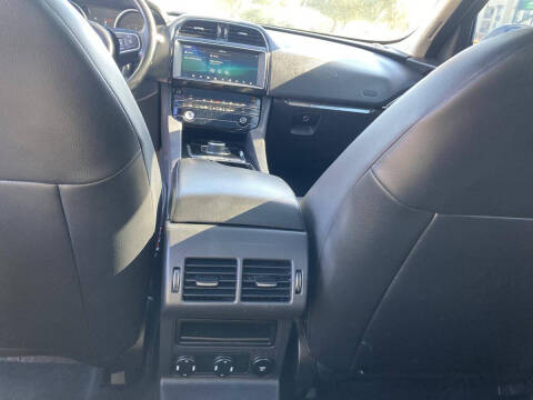 2020 Jaguar F-PACE 25t