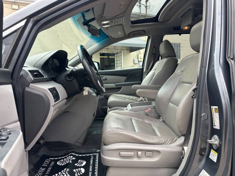 2011 Honda Odyssey EX-L w/DVD