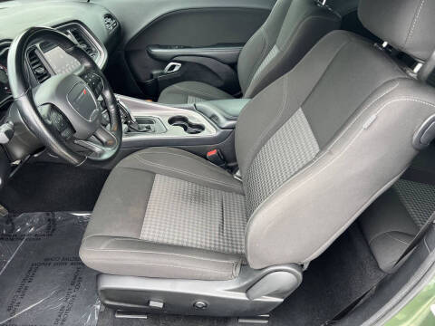 2021 Dodge Challenger SXT