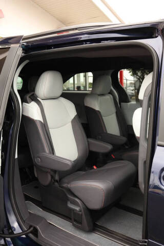 2024 Toyota Sienna XSE 7-Passenger