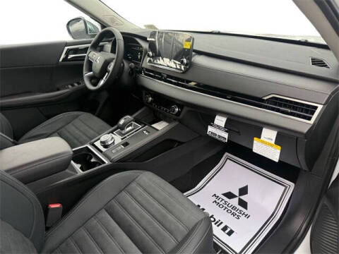 2025 Mitsubishi Outlander PHEV SE