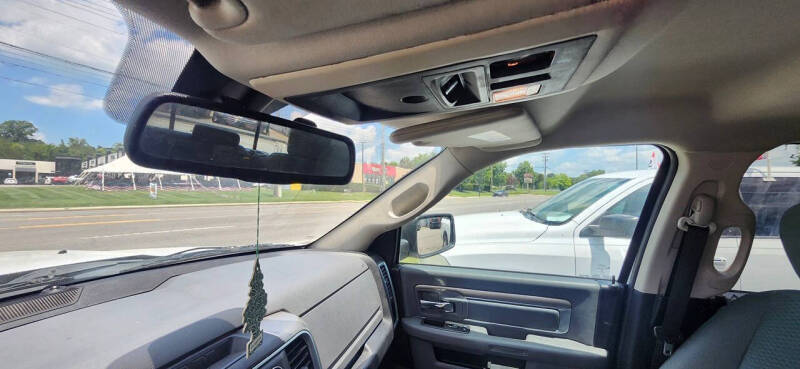 2016 RAM 1500 SLT