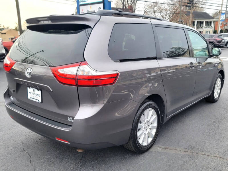 2017 Toyota Sienna LE 7-Passenger