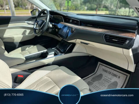 2019 Audi e-tron quattro Prestige