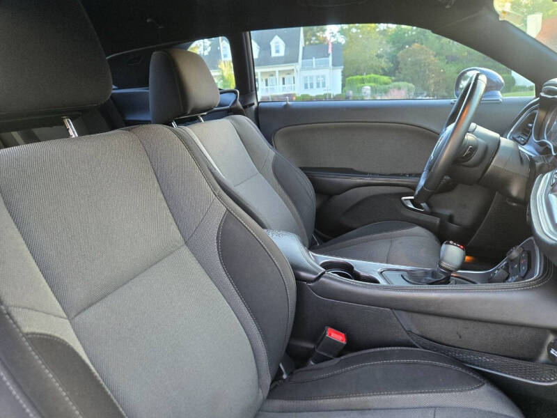 2015 Dodge Challenger SXT