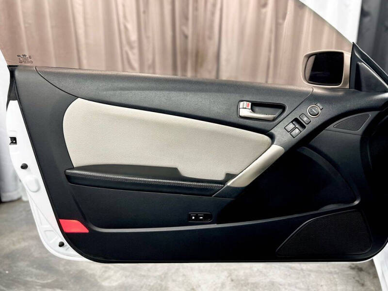 2016 Hyundai Genesis Coupe