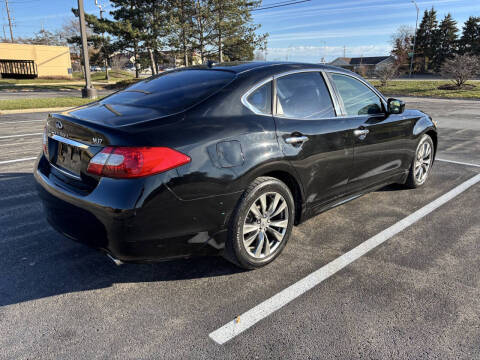 2012 Infiniti M37