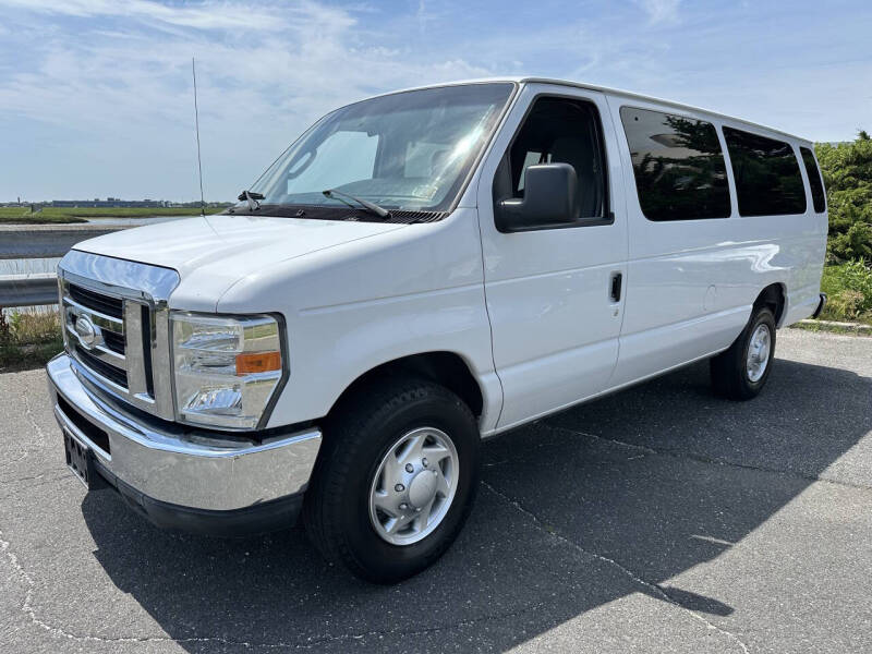 2014 Ford E-Series E-350 SD XLT