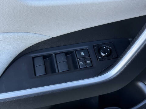 2020 Toyota RAV4 Hybrid XLE