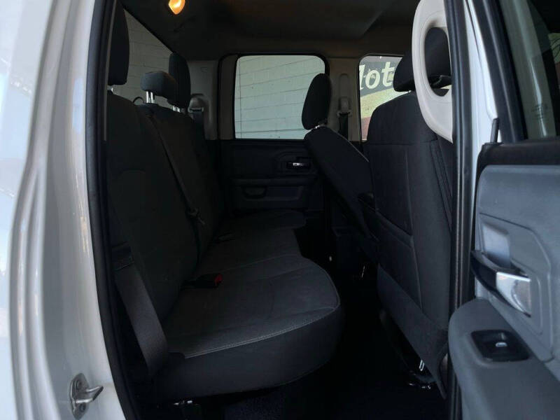 2024 RAM 1500 Classic SLT