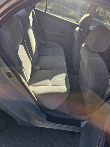 2004 Toyota Corolla LE