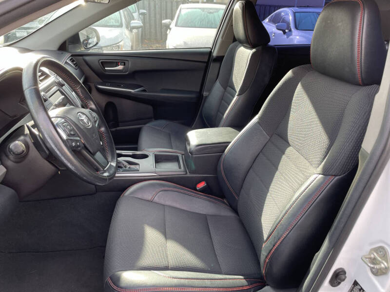 2016 Toyota Camry SE