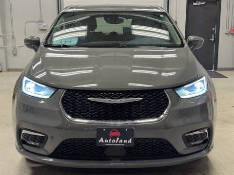 2022 Chrysler Pacifica Hybrid Touring L