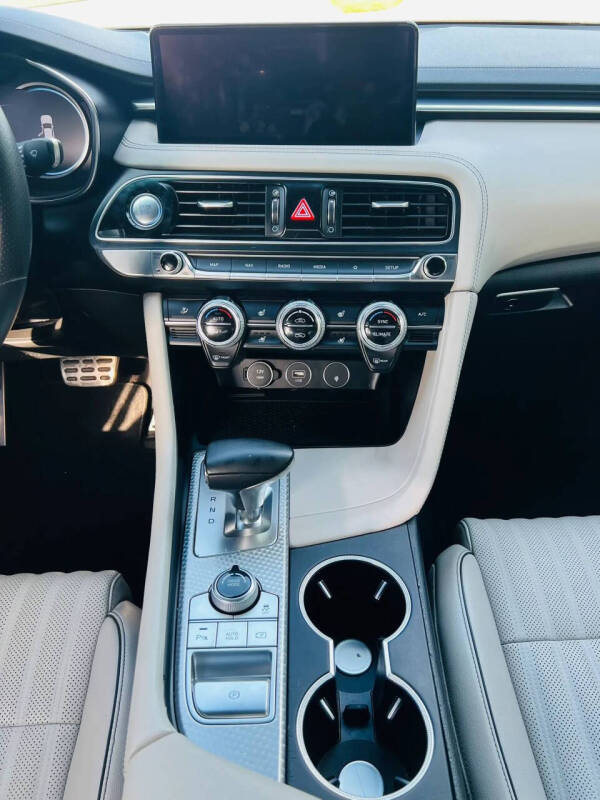 2023 Genesis G70