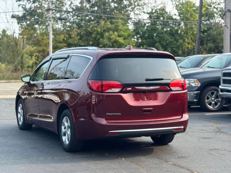 2017 Chrysler Pacifica Touring-L Plus
