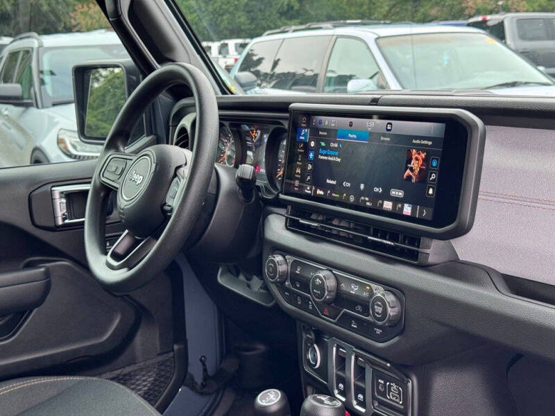 2025 Jeep Wrangler Sport