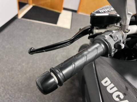 2012 Ducati Diavel Carbon Series