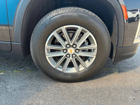 2023 Chevrolet Traverse LT Cloth