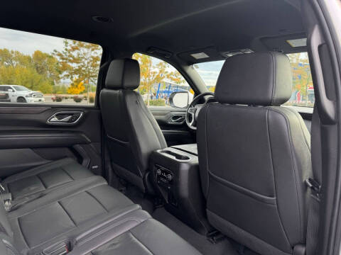 2023 Chevrolet Suburban LT