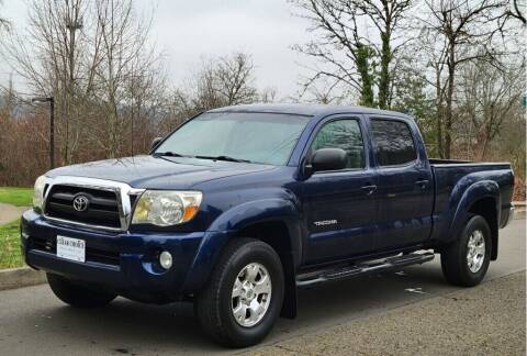 2007 Toyota Tacoma for sale at CLEAR CHOICE AUTOMOTIVE in Milwaukie OR