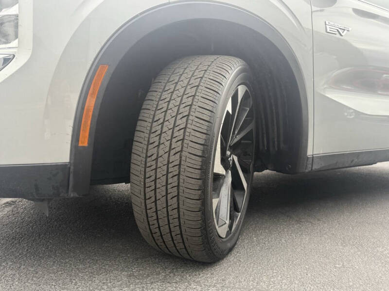 2024 Mitsubishi Outlander PHEV SE