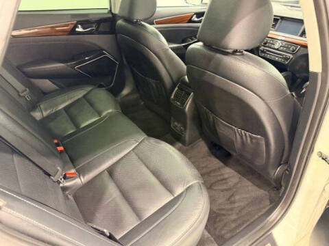 2017 Kia Cadenza Premium