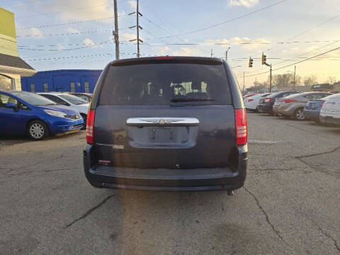 2008 Chrysler Town and Country Touring