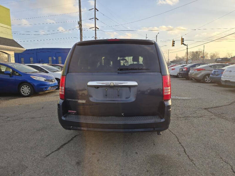 2008 Chrysler Town and Country Touring