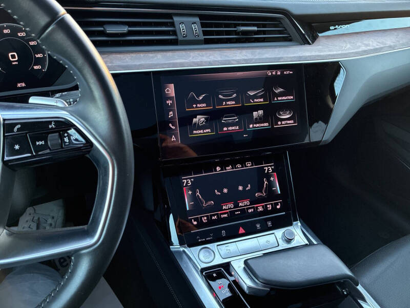 2019 Audi e-tron quattro Premium Plus