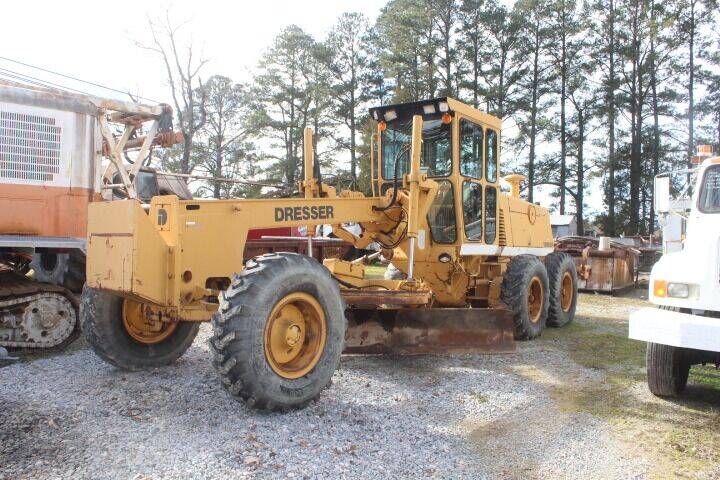 1993 Dresser 830 for sale at Davenport Motors in Plymouth NC
