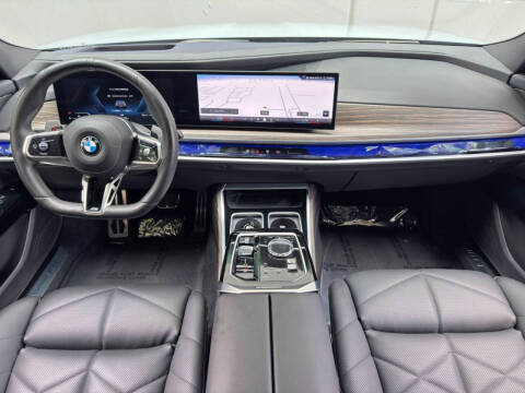 2023 BMW 7 Series 740i