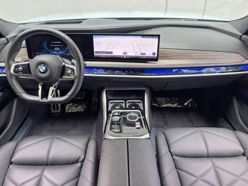 2023 BMW 7 Series 740i