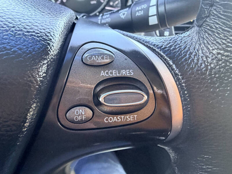 2011 Infiniti M37 x