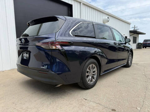 2023 Toyota Sienna LE 8-Passenger